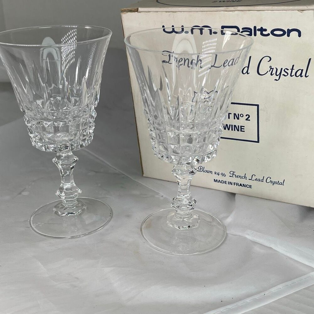 Set of 2 W.M.Dalton French lead crystal “ Vertine” 24% lead crystal wine glasses